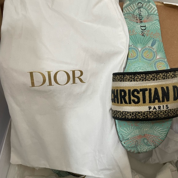 Meet your Posher, Yvette - Picture 12 of 16